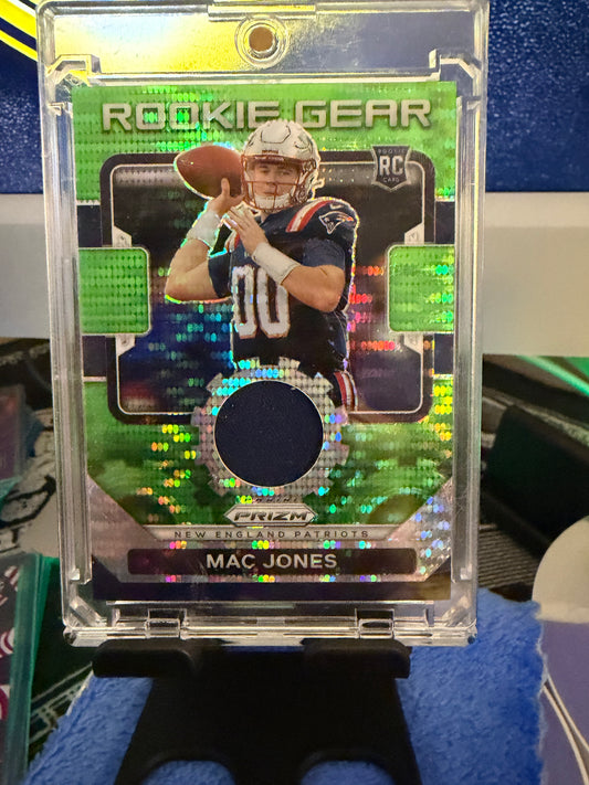 2021 Panini Prizm Mac Jones Rookie Gear Green Prizm RC Relic Patch Patriots RG-6
