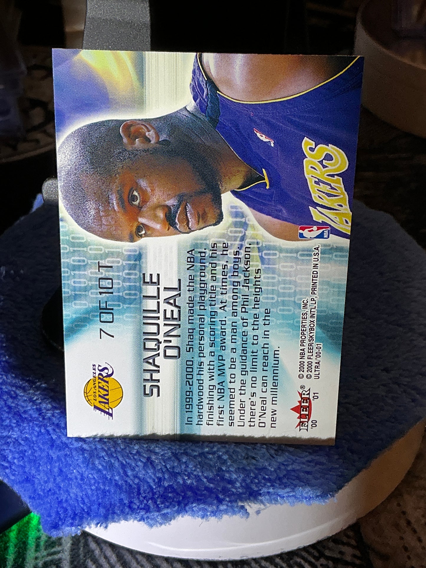 Shaquille O’Neal 2000 Fleer Ultra Thrillium #7/10 Los Angeles Lakers NBA Insert